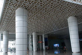 那種鋁方通吊頂適合安裝在走廊上？