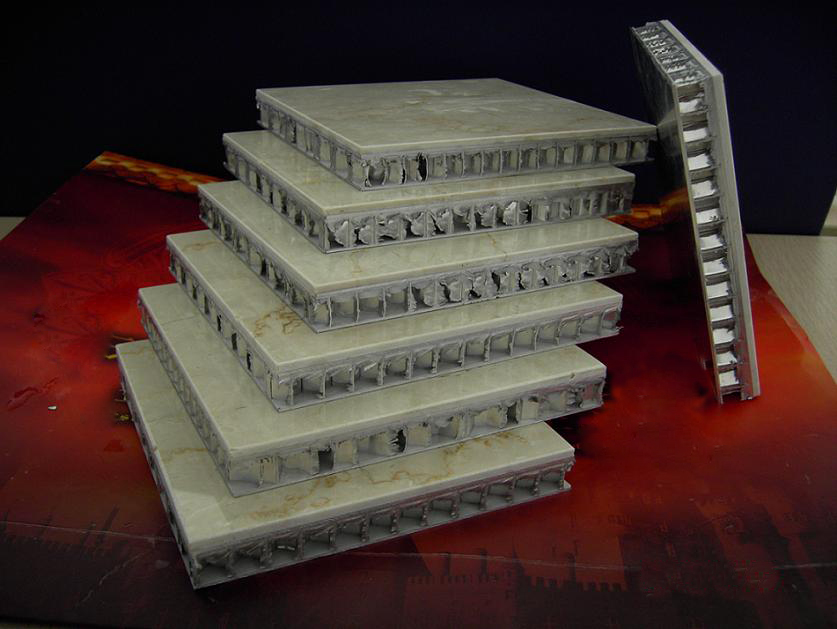 實(shí)用的鋁蜂窩板 實(shí)用的鋁蜂窩板