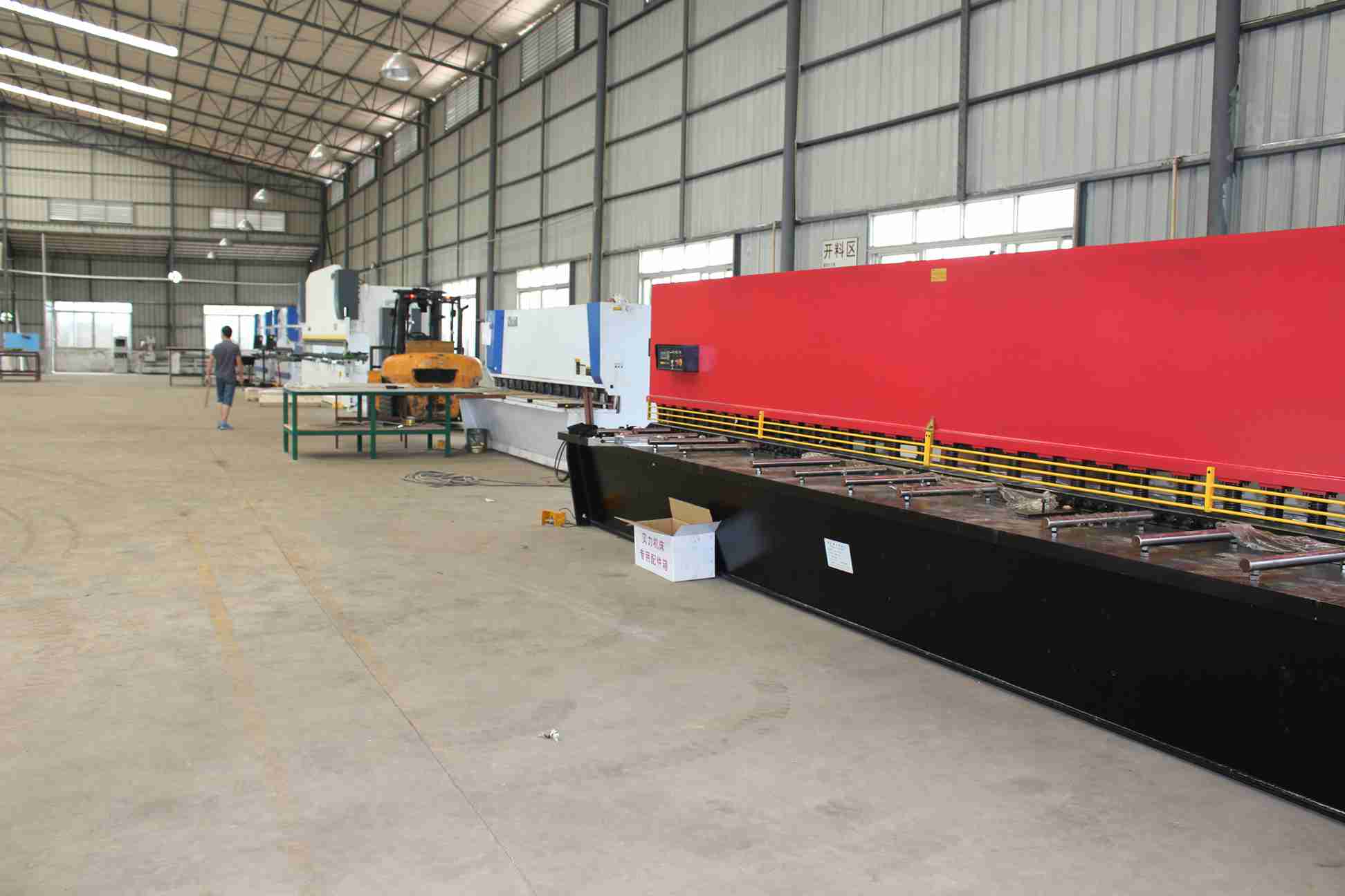 第四個(gè)鋁型材組裝車(chē)間已調(diào)試完畢可接受下單 第四個(gè)鋁型材組裝車(chē)間已調(diào)試完畢可接受下單