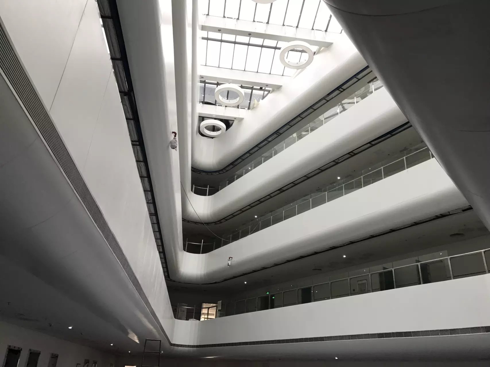 鋁蜂窩板廠家教您如何分辨質(zhì)量好壞 鋁蜂窩板廠家教您如何分辨質(zhì)量好壞